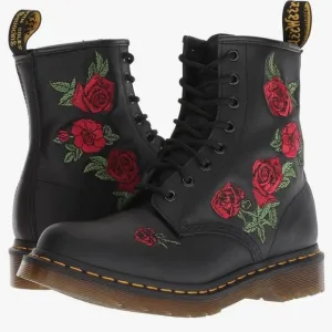 Ladies NWT fashion boot