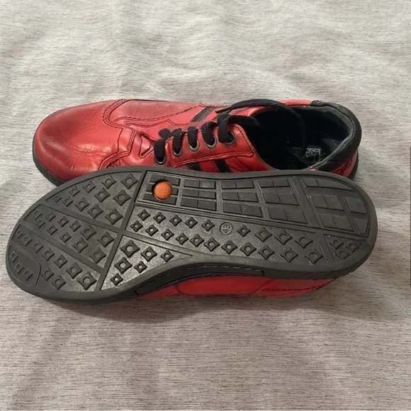 Lasocki Leather Lace up Shoes Sneakers for Men size 9 Red Black Color NEW NO BOX