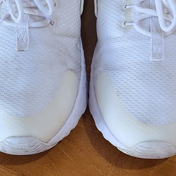 Lightly Worn - NIKE - Air Huarache White Slip-on Athletic Shoes, Mens Size 9.5