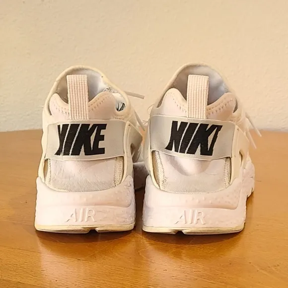 Lightly Worn - NIKE - Air Huarache White Slip-on Athletic Shoes, Mens Size 9.5
