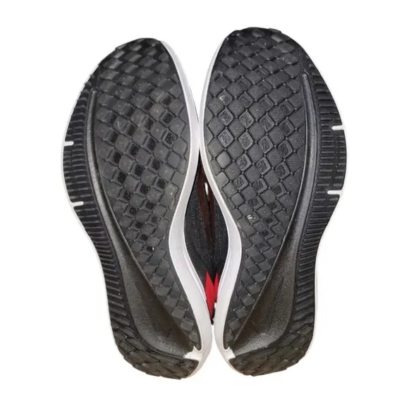 Like-New/EUC Nike Air WINFLO 9 Black/Red Sneakers DD6203-003 Men’s Size 11.5