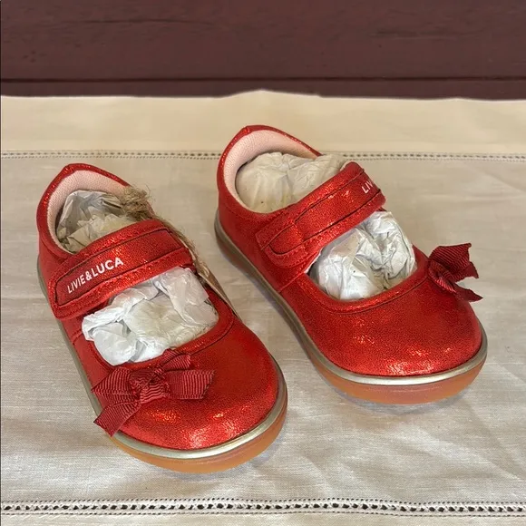 Livie and Luca River sporty Mary Jane shoes size 6 Toddler