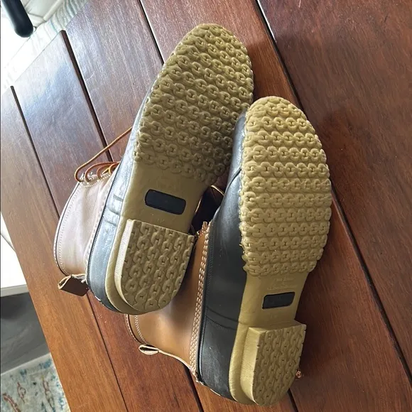 LL Bean Duck Boots | Thinsulate Gortex NWOT 10 retails for $250