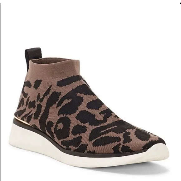 Louise et Cie Breyson Tan Leopard Print Sneaker size 9.5