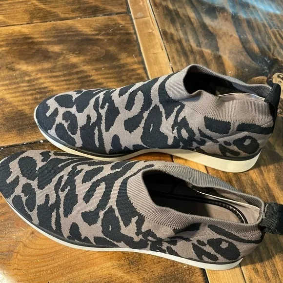 Louise et Cie Breyson Tan Leopard Print Sneaker size 9.5