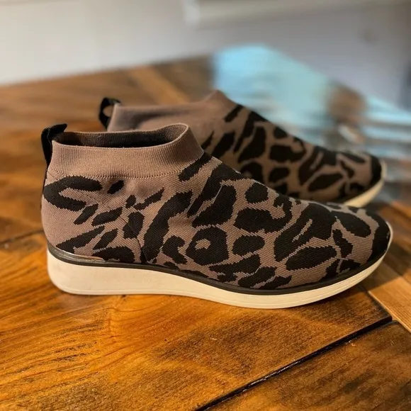 Louise et Cie Breyson Tan Leopard Print Sneaker size 9.5