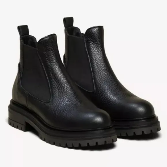 M. GEMI The Noemi Black Leather Chelsea Boot Size 40.5 / US 9.5