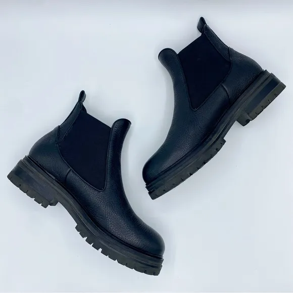 M. GEMI The Noemi Black Leather Chelsea Boot Size 40.5 / US 9.5