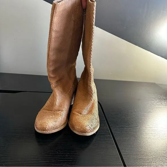 Matisse Women’s Promise Camel Brown Leather Pull On Textured Mid-Calf Boot, 9