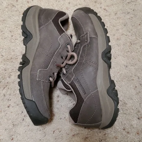 Merrell Trekker Boots trail  hiking shoes