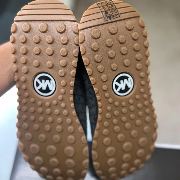 MICHAEL KORS DAX LOGO STRETCH KNIT TRAINER SHOES
