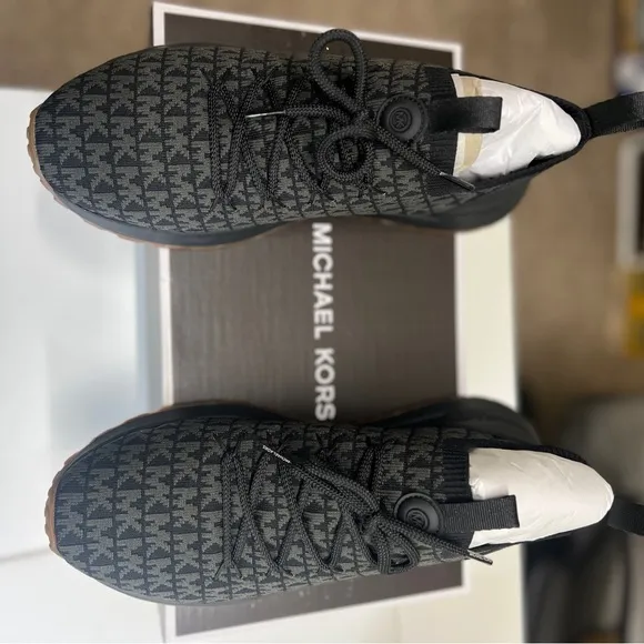MICHAEL KORS DAX LOGO STRETCH KNIT TRAINER SHOES