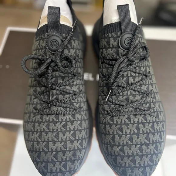 MICHAEL KORS DAX LOGO STRETCH KNIT TRAINER SHOES