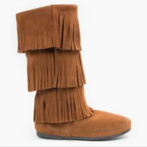 Minnetonka 3-Layer Fringe Boot Womens Size 5