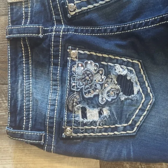 MISS ME &quot;slim bootcut&quot; medium wash denim jeans sz27x34L distressing &amp; bling TALL