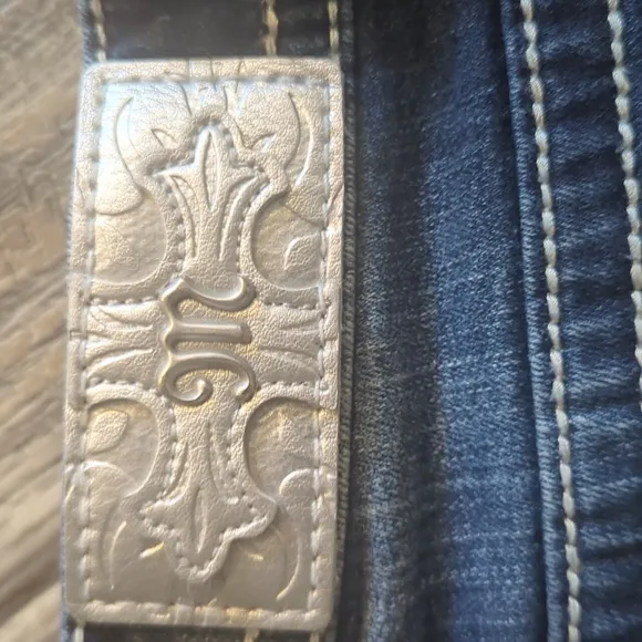 MISS ME &quot;slim bootcut&quot; medium wash denim jeans sz27x34L distressing &amp; bling TALL