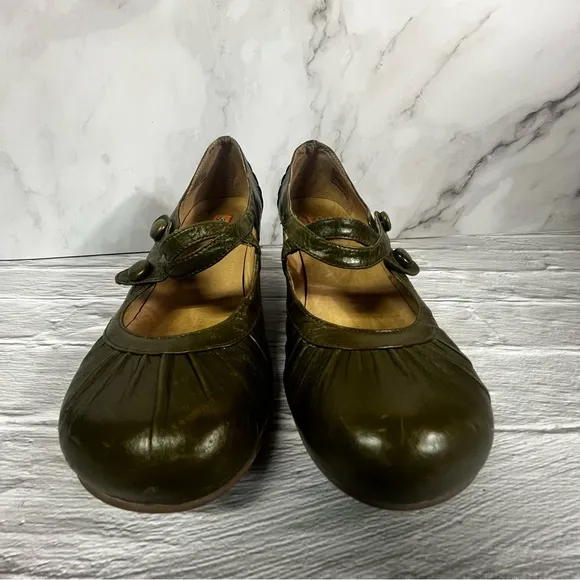 Miz Mooz Women's Trinity Olive Green Leather Kitten Heeled Shoes