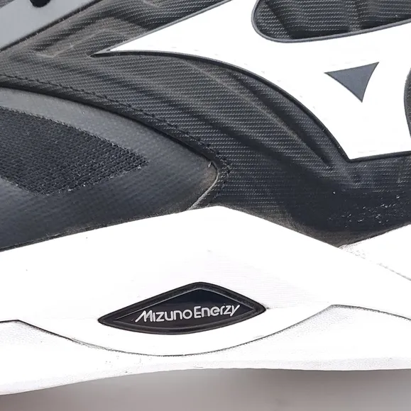 Mizuno Mens 15 Wave Momentum 2 Mid Volleyball Sneakers Black Lace Up Shoes