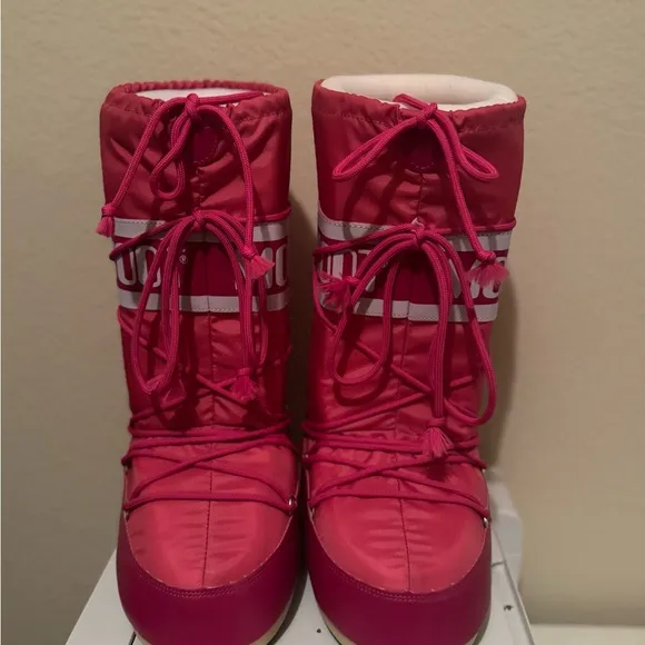 Moon Boot Women's Pink Snow Boots Size 7/8.5