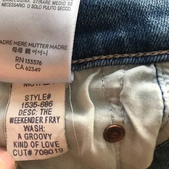 MOTHER The Weekender Fray jeans size 32- A Groovy Kind of Love wash