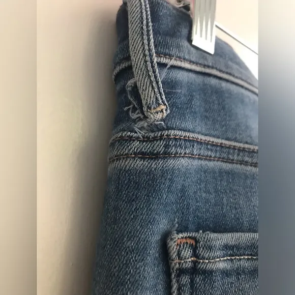 MOTHER The Weekender Fray jeans size 32- A Groovy Kind of Love wash