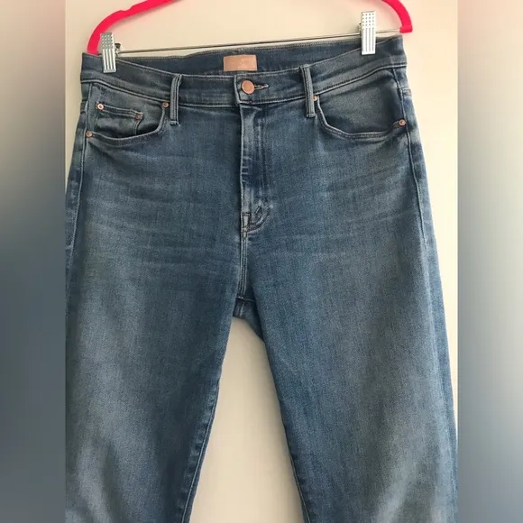 MOTHER The Weekender Fray jeans size 32- A Groovy Kind of Love wash