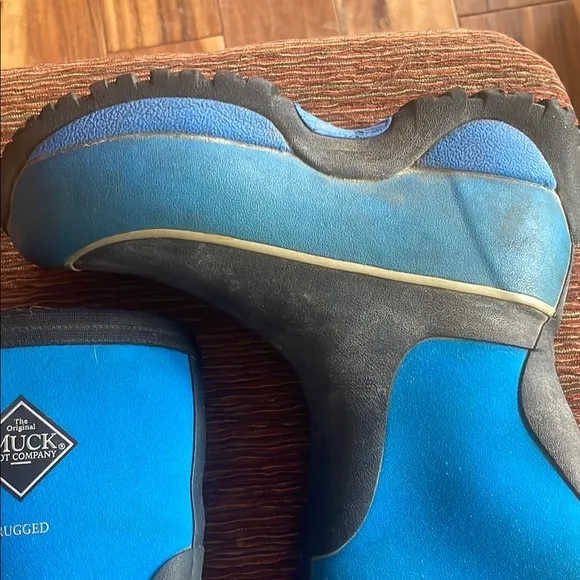 Muck Boots Blue and Black Waterproof Boots. Good Condition.