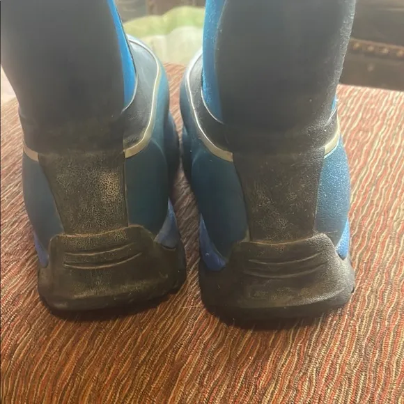 Muck Boots Blue and Black Waterproof Boots. Good Condition.