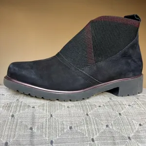 Munro Kinston Black Nubuck Leather Ankle Boot Women’s 7.5 WW Comfort Casual