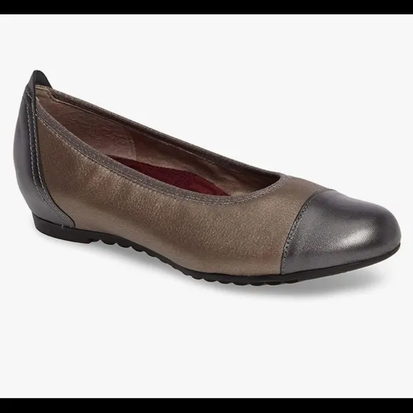 Munro metallic slip on shoes size 8.5