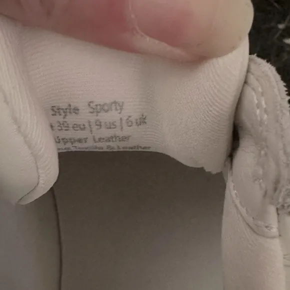 Naked Wolfe Sporty White Platform Sneakers Size 9 EUC