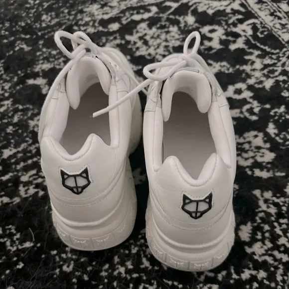 Naked Wolfe Sporty White Platform Sneakers Size 9 EUC