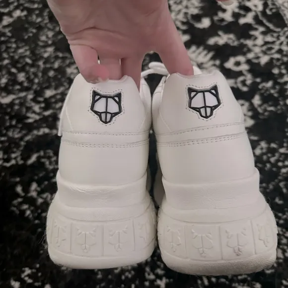 Naked Wolfe Sporty White Platform Sneakers Size 9 EUC