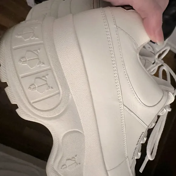 Naked Wolfe Sporty White Platform Sneakers Size 9 EUC