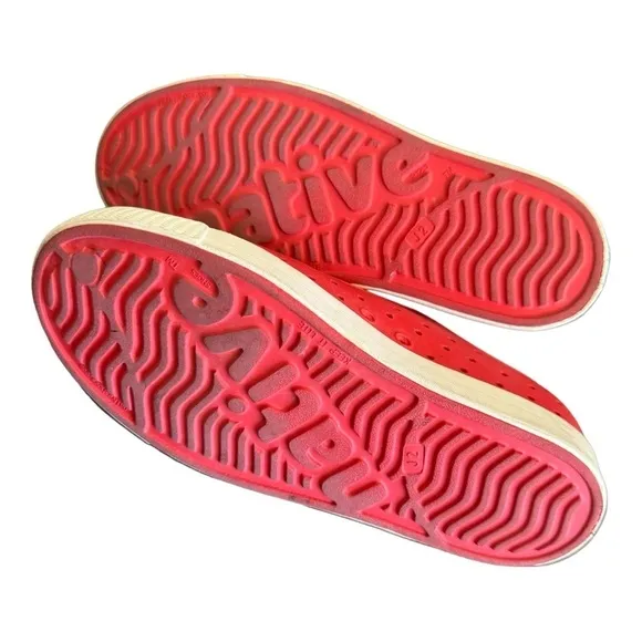 Native x Disney Minnie Mouse Jefferson Red and White Slip-on Shoes Girl’s Size 2