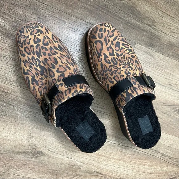 Naturalizer Wayde Cheetah Print Slip-On Clog