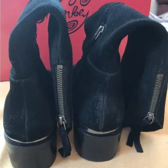Naughty Monkey Stride Black Suede Boots Size 8