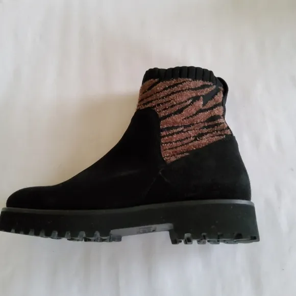 New Andre Assous Suede Women's Ankle Sock Boots Booties Size 8 Black Brown