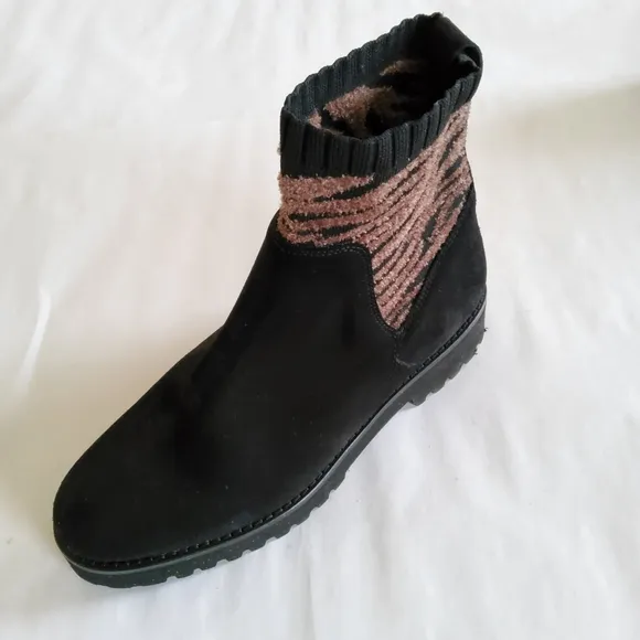 New Andre Assous Suede Women's Ankle Sock Boots Booties Size 8 Black Brown