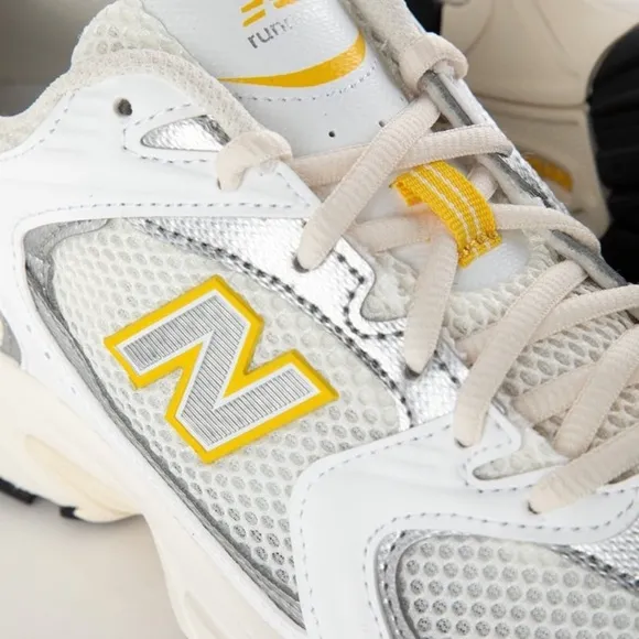 New Balance 530 Dad Sneakers Shoes White Sea Salt Yellow | Men’s 7 / Women’s 8.5