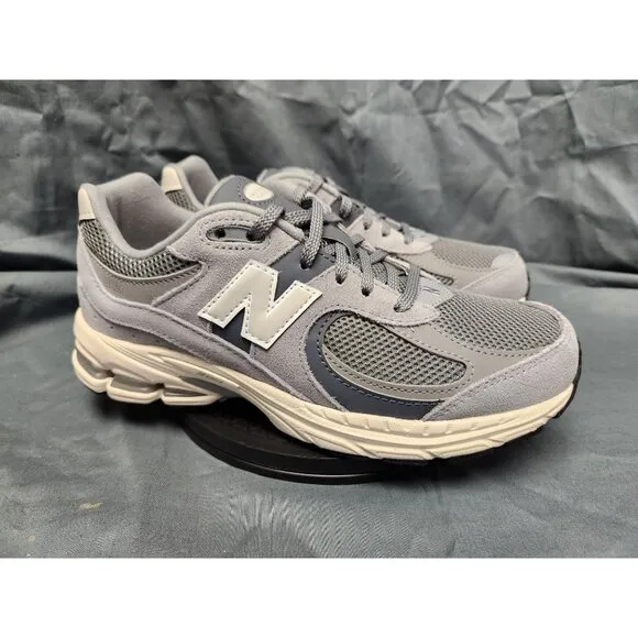 New Balance Boys 2002 Sneakers GC2002ST Suede Grey Size 5.5 NEW IN BOX!