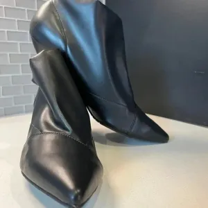 NEW Black ankle boots by Adrianna Papell size 10 with 2” wider heel