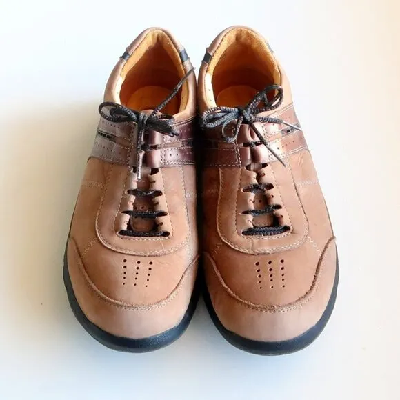 NEW Clarks Unstructured Men's Brown Nubuck Leather Lace-up Sneakers / Shoes 9.5