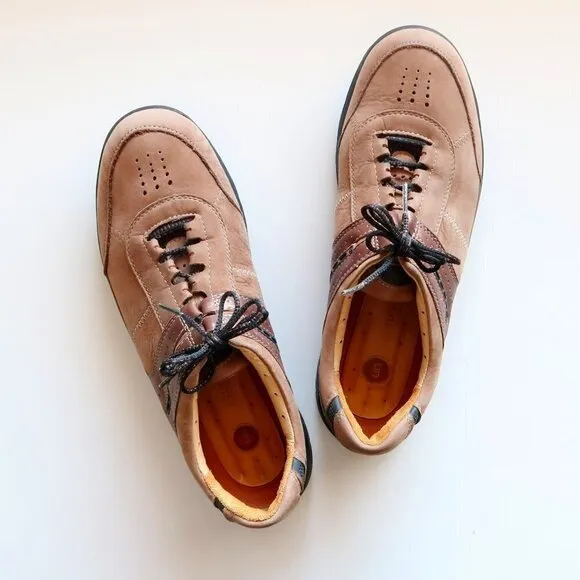 NEW Clarks Unstructured Men's Brown Nubuck Leather Lace-up Sneakers / Shoes 9.5