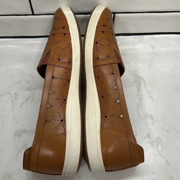 NEW COBB HILL Bailee Slip On Leather Tan