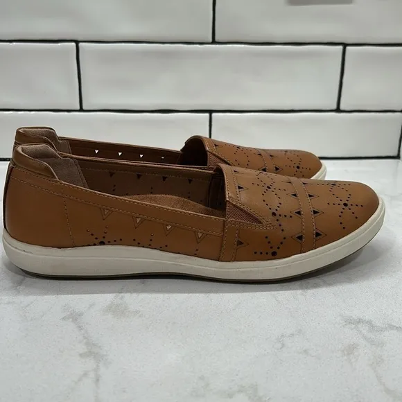 NEW COBB HILL Bailee Slip On Leather Tan