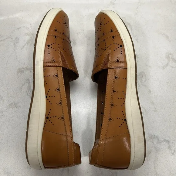 NEW COBB HILL Bailee Slip On Leather Tan