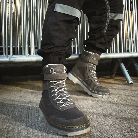 NEW! Dr.‎ Martens Doc COMBS TECH ICED CASUAL BOOTS Size 8 Men, 9 Women