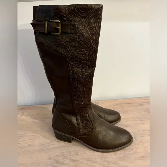 NEW EASY STREET ARWEN EMBOSSED ALMOND TOE KNEE-HIGH BOOTS