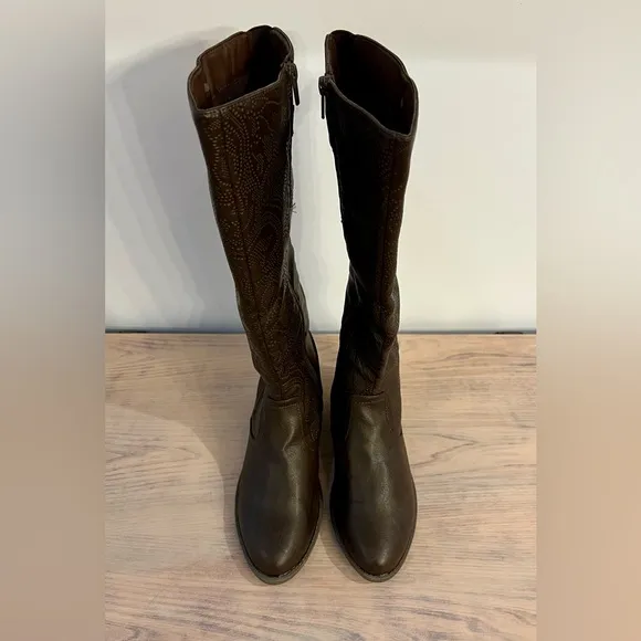NEW EASY STREET ARWEN EMBOSSED ALMOND TOE KNEE-HIGH BOOTS